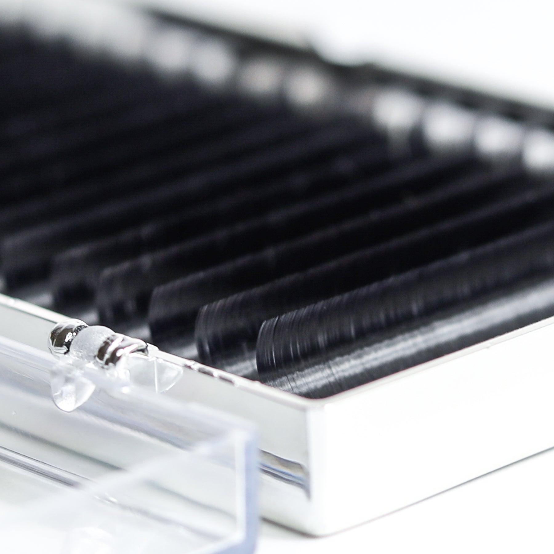 Royal Eyelash Extensions - 16 Line MIX